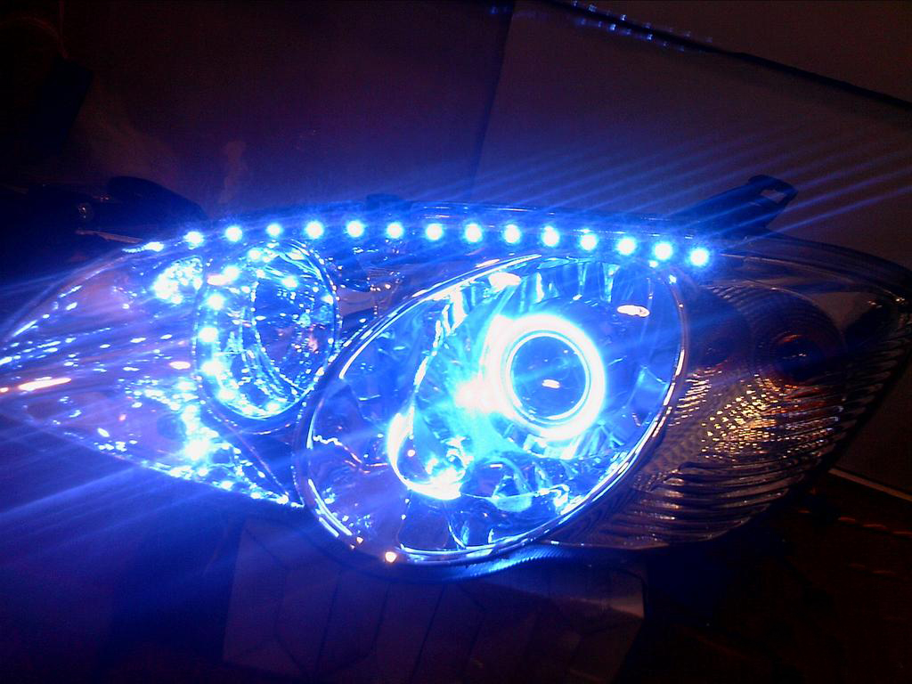 汽車(chē)燈-.jpg